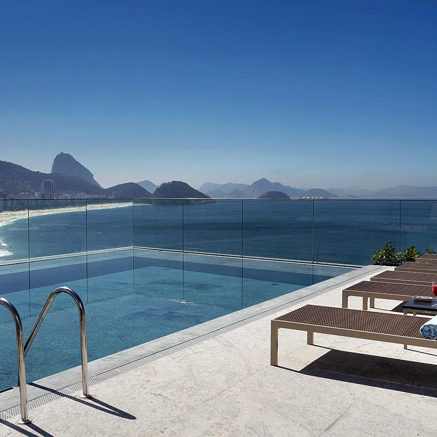 Travel & LIV group moment
