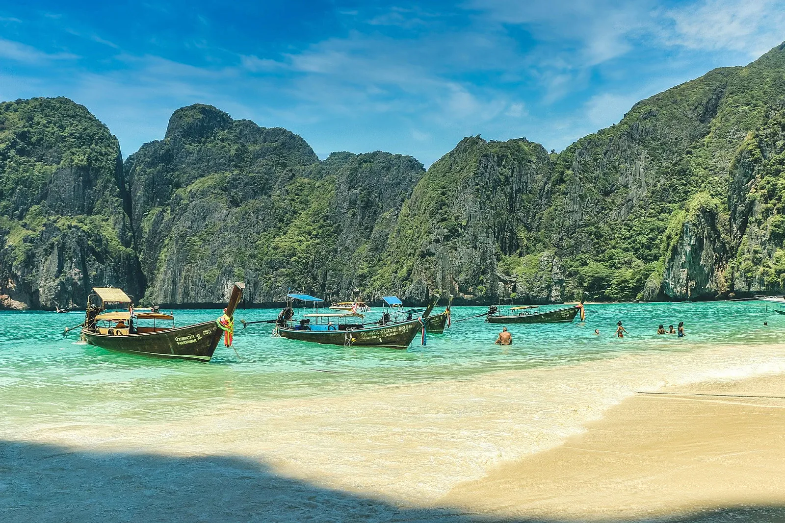 Phi Phi Islands speedboat & private beachfront villa buyout