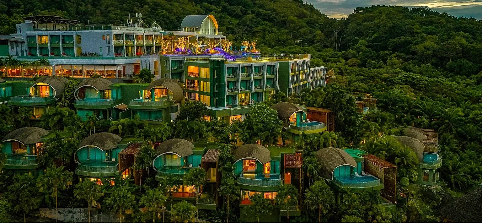 Travel & LIV group moment